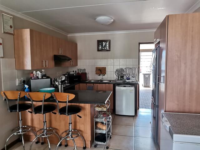 To Let 2 Bedroom Property for Rent in Guldenland Western Cape